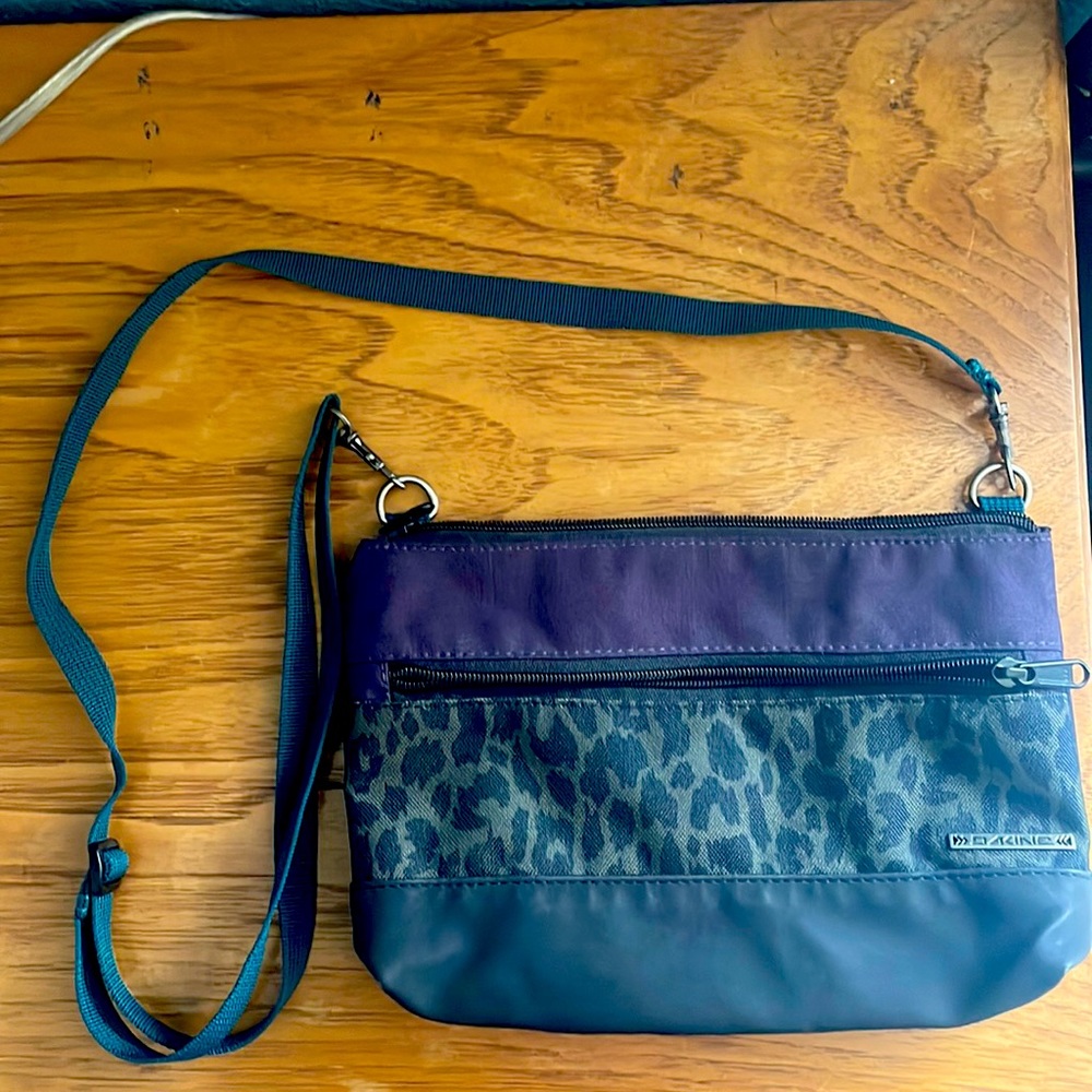 Durable Dakine Crossbody bag